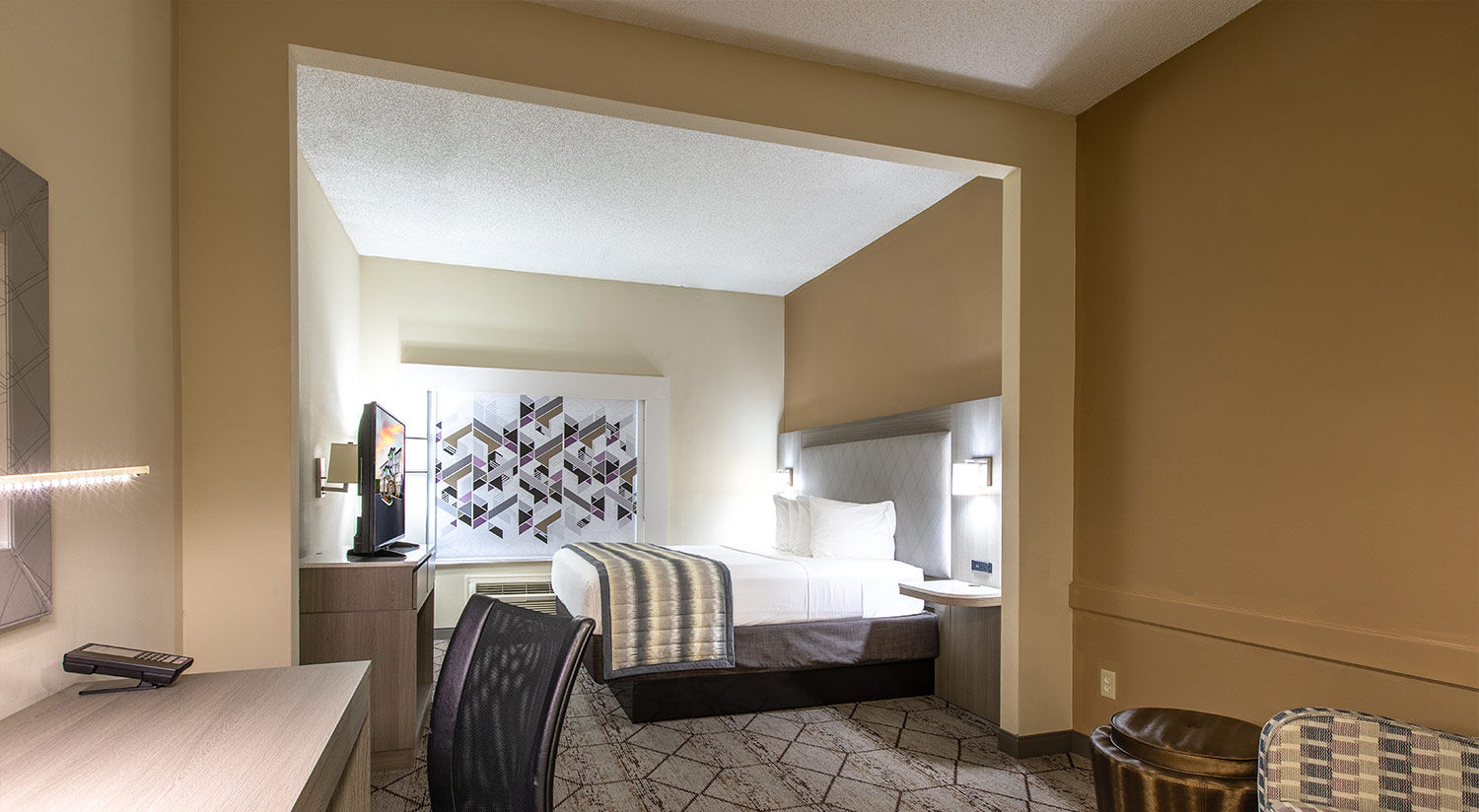 OUR ELEGANT CHARLOTTE, NC GUEST ROOMS & SUITES ARE IDEAL FOR  BUSINESS & LEISURE TRAVEL