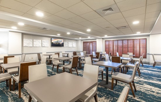 Welcome To Wingate by Wyndham Concord Charlotte Area Hotel - Breakfast Seating