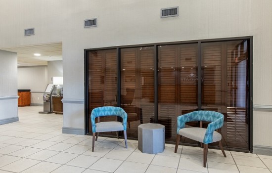 Welcome To Wingate by Wyndham Concord Charlotte Area Hotel - Seating Area