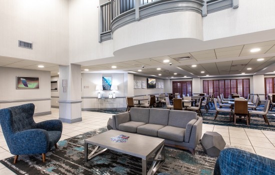 Welcome To Wingate by Wyndham Concord Charlotte Area Hotel - Lobby Seating